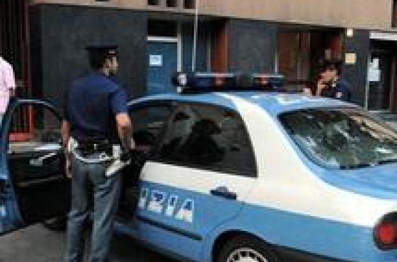 Tenta di uccidere moglie, arrestato
