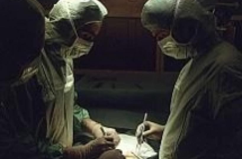 Si faceva pagare per interventi gratuiti: condannato oculista