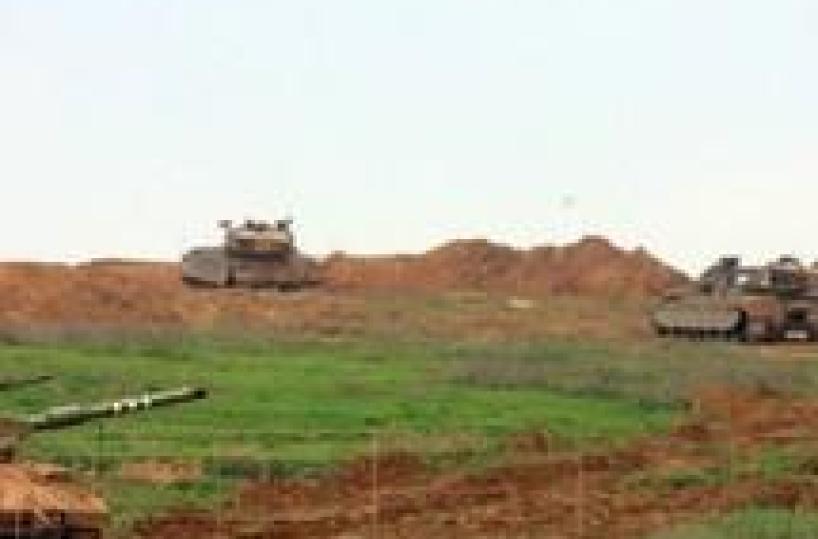 Gaza: colpi mortaio e armi da fuoco