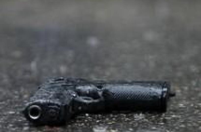 Bari, dieci pistolettate contro sala giochi