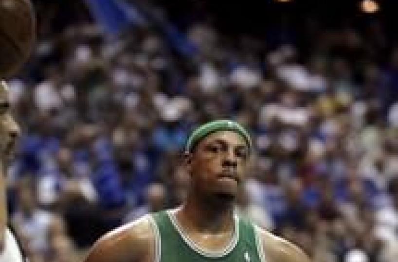 Nba, Boston Celtics avanti