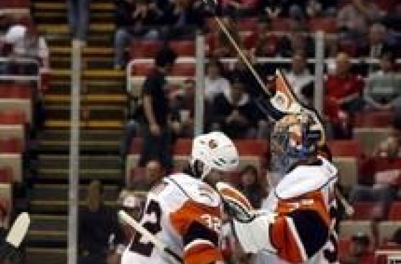 Nhl, Philadelphia e Toronto ok