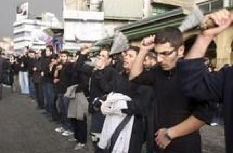 Iran: scontri in piazza a Teheran