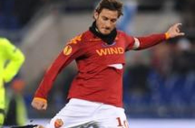 Totti, 240 volte auguri a Zarate