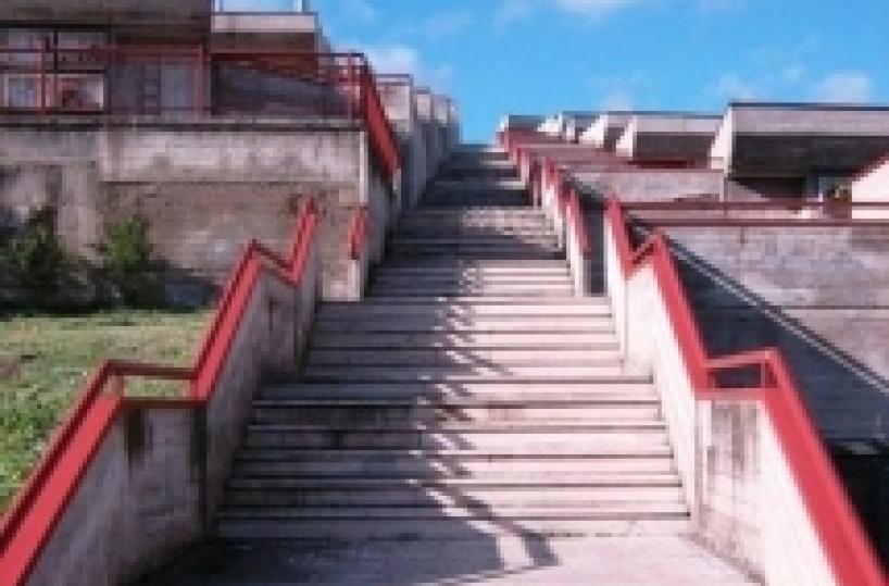 Melfi, che fatica andare al cimitero