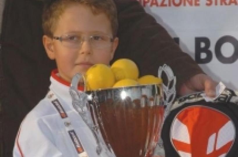 Tennis: il piccolo Jacopo De Nitto tra i campioni del «Lemon bowl»