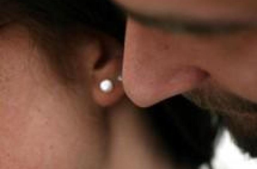 Sesso: la prima volta a 14 anni
