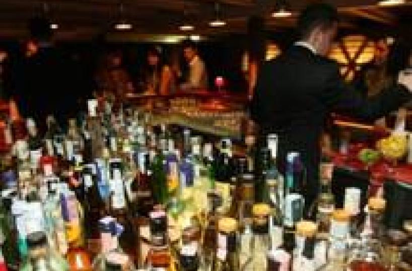 Parma: Bormioli patteggia su festini