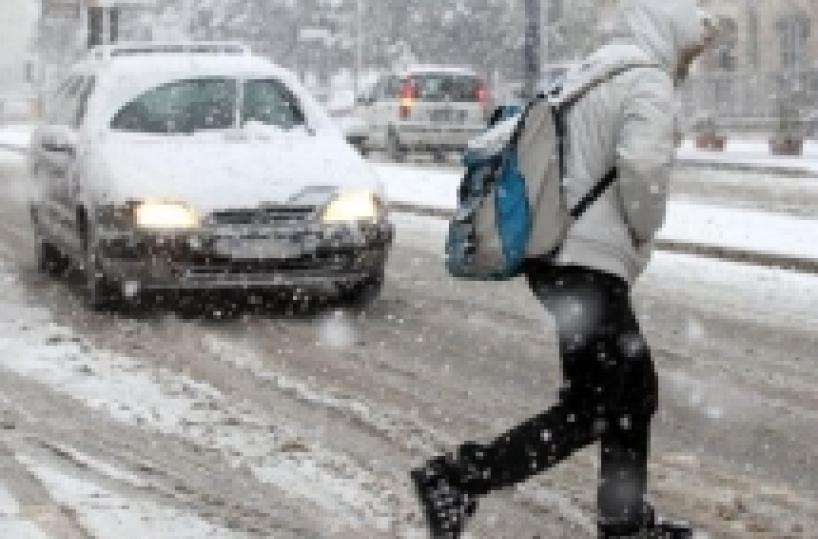 Basilicata, neve nel potentino e una mareggiata a Maratea