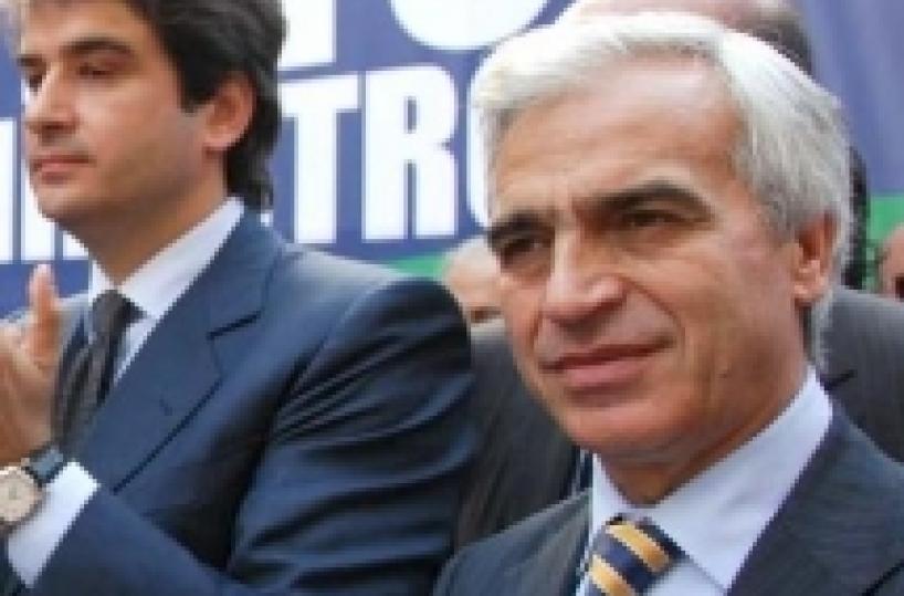 Berlusconi orientato a confermare Fitto  Palese: voto nel 2013