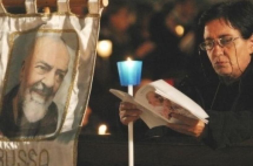 Oggi la traslazione del corpo di San Pio Associazione: nuova tomba d'oro &egrave; insulto