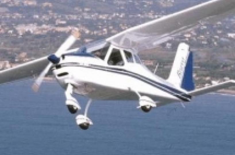 Aereo ultraleggero cade a Lecce morto il pilota