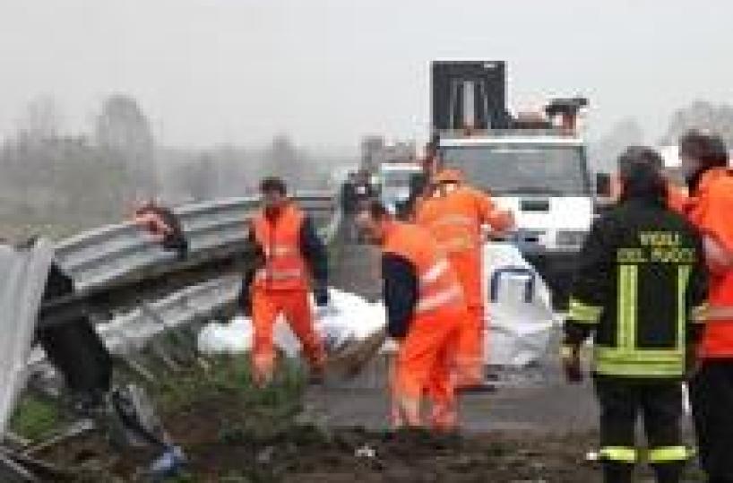 Incidenti stradali, 1 morto sulla A14