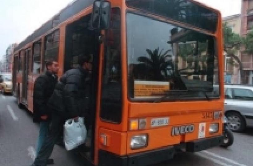 Lecce, 8 autisti con i «super poteri»: multeranno chi intralcia la circolazione