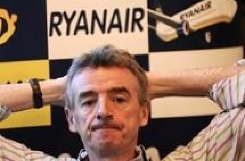 Ryanair annuncia posti in piedi su aerei