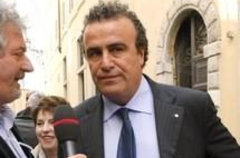 Lupi: Granata lasci Pdl o probiviri