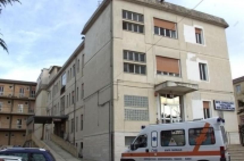 Ospedale di Spinazzola L'ortopedico? &laquo;E' assente&raquo; E chiamano i carabinieri