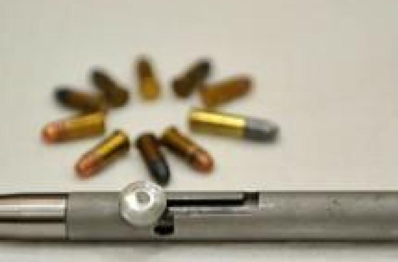 Arrestato inventore 'penna-pistola'