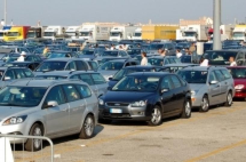 Traghetti-lumaca giorni da incubo al porto di Bari