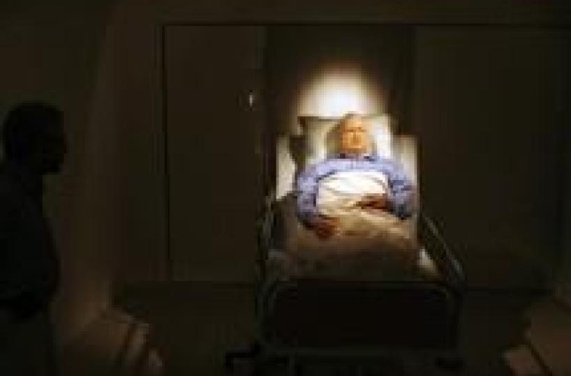 Israele: Sharon a casa, ancora in coma