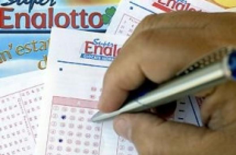 Superenalotto, 3 giocate partite da una ricevitoria della provincia di Brindisi