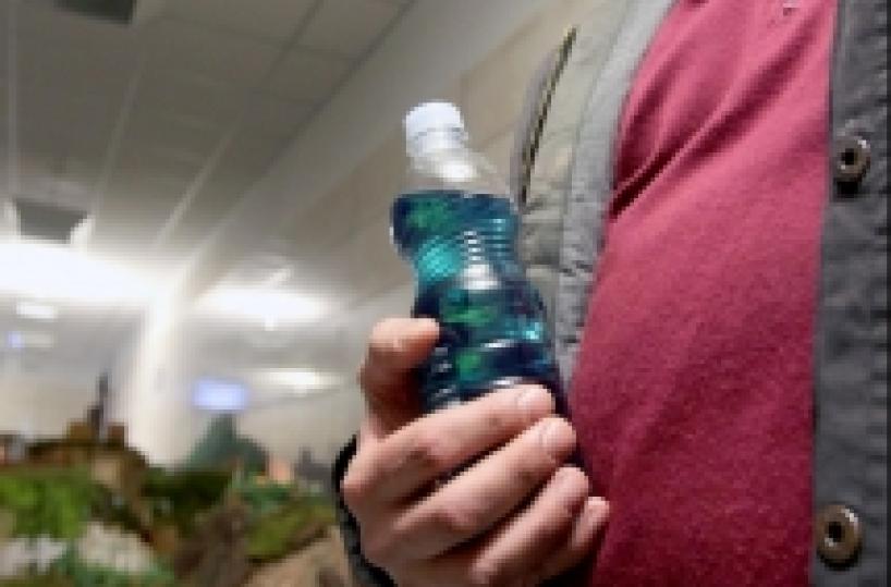 Catene e benzina contro la chiusura dell'ospedale Tinchi