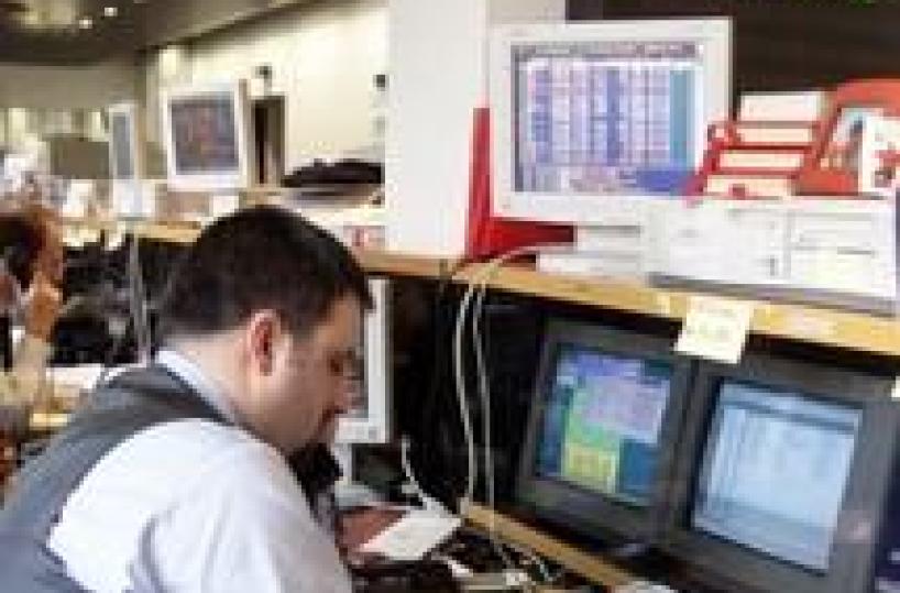 Borsa: Milano apre in lieve rialzo