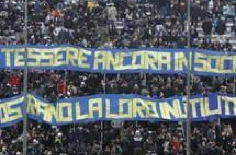 Tessera tifoso, fronte ultra'-crimine