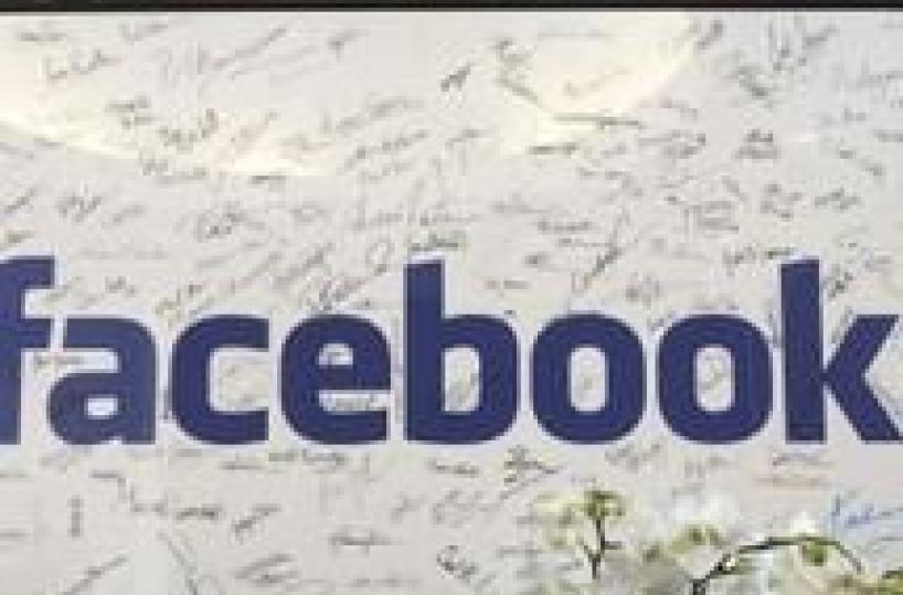 Usava Facebook dai domiciliari,arrestato