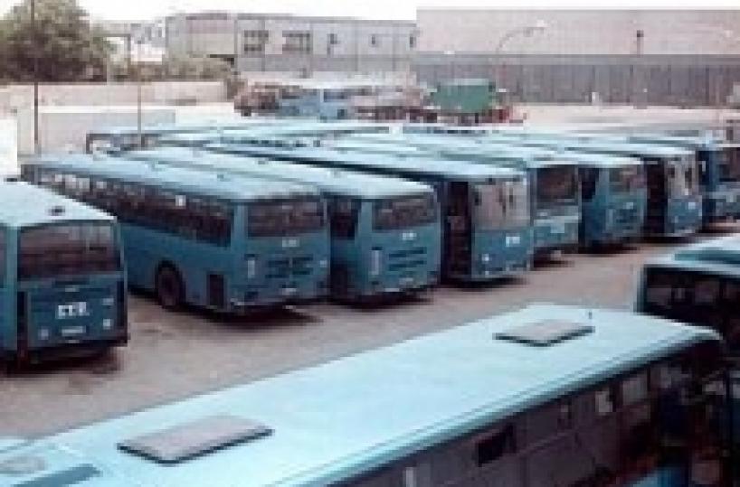 Autobus Fal, l'accusa dei pendolari: orari disastrati