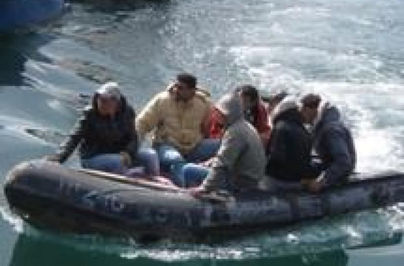Migranti: riprese ricerche scafista nel Basso Adriatico