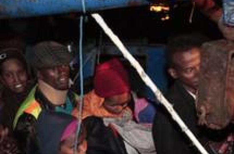 Migranti gettati in mare, indagini