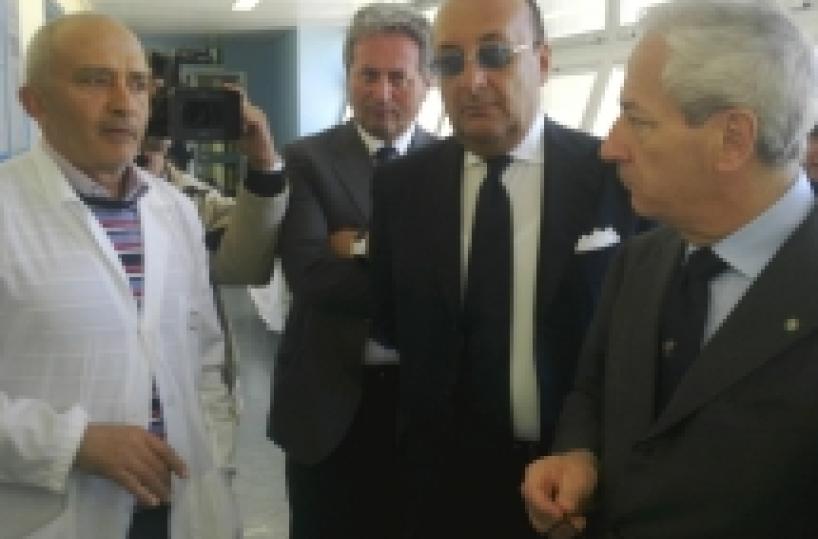 All'ospedale Brindisi blitz politici del Pdl: struttura inadeguata Indagine Senato dopo nostro articolo denuncia  «Perrino», gigante d'argilla 
