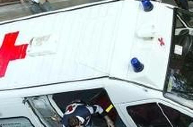 Sfonda vetrata, ragazza muore a Torino