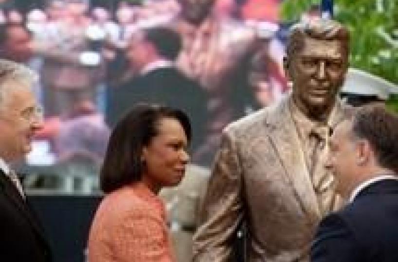 Budapest dedica statua a Ronald Reagan