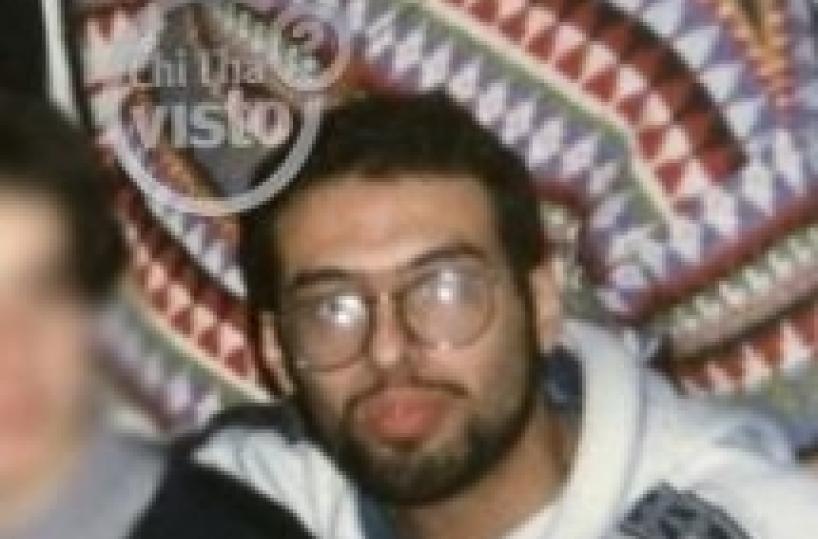 Restivo torna in aula incroci con Elisa sul suo vizio dei capelli