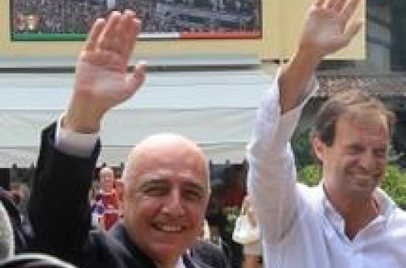 Milan: 5mila tifosi al raduno