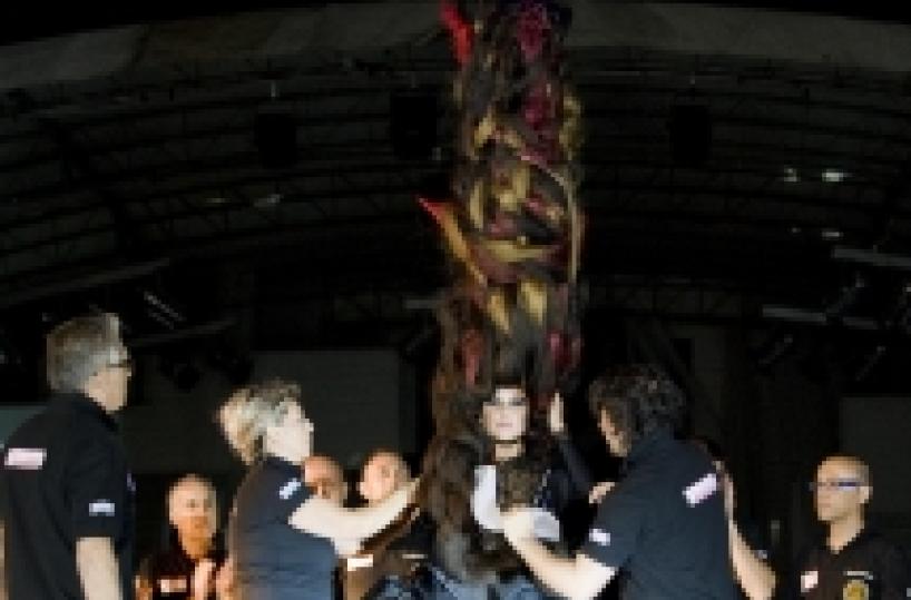 Oria, ecco&nbsp;i capelli&nbsp; pi&ugrave; alti del mondo (3 metri e 40 cm)