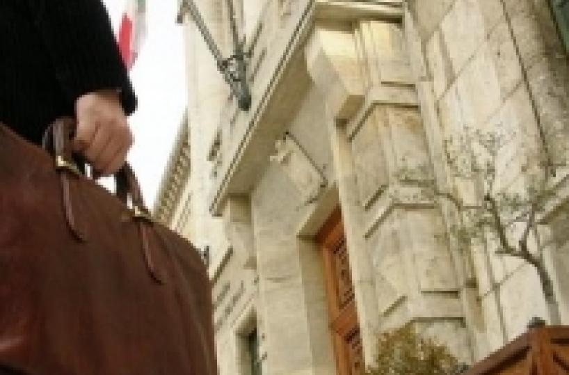 Da 17 euro a 14mila come una &laquo;giungla&raquo; le paghe della Casta Auto blu spese folli in Provincia