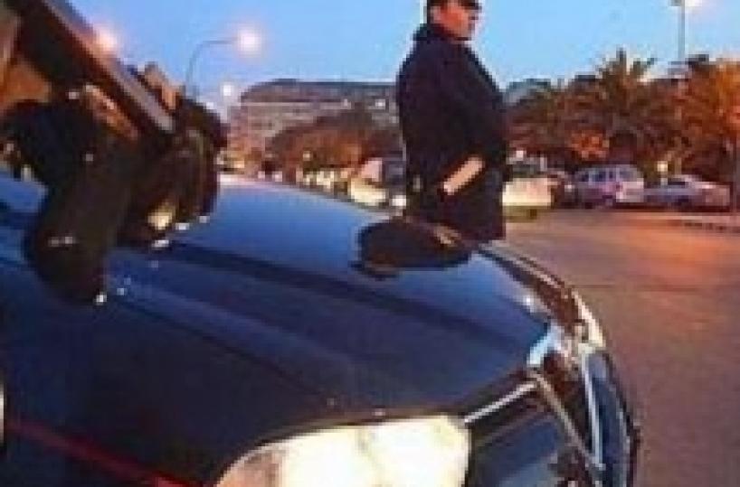 Taranto, spari in centro gambizzato un 50enne