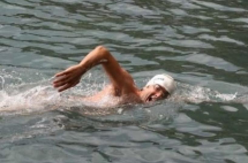 Nuoto di gran fondo ponte tra Puglia e l'albanese Valona