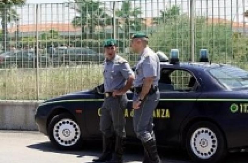 Arrestati 8 funzionari Agenzia delle Entrate di Bari e Barletta