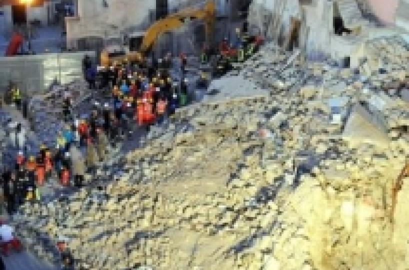 Crollo palazzina ora troppi controlli proteste a Barletta