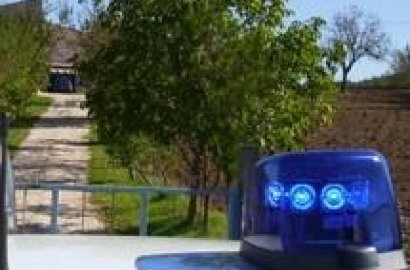 Forza porta casa e va a letto,denunciato