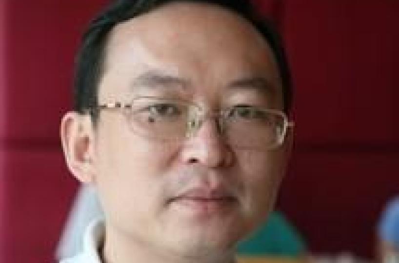 Cina: scrittore esule denuncia tortura