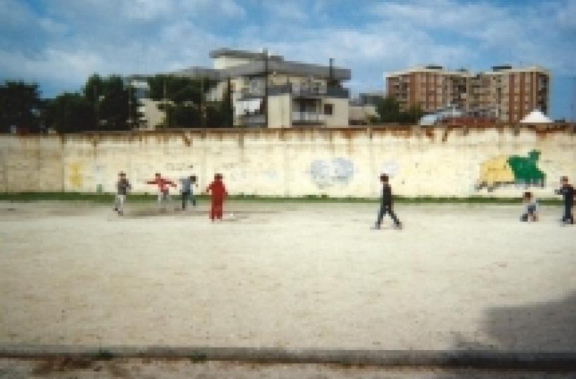 Bari «Vista dal basso» si apre la mostra dei bimbi fotografi