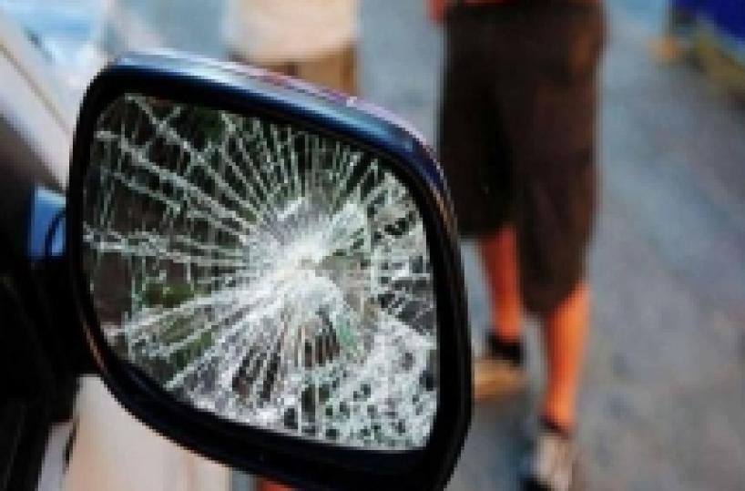 Truffe dello specchietto scoperti e denunciati nomadi