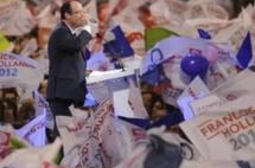 Hollande in testa al 28,6%, Sarko' al 27