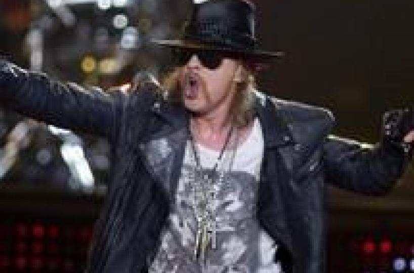 Axl Rose derubato a Parigi