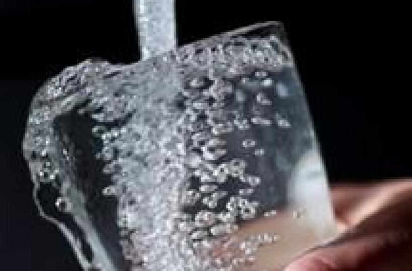 Bari, la rabbia dei cittadini«Senz'acqua». Aqp: «Risparmiamo»